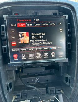 2014-2020 Dodge Durango Factory stereo CarPlay Navigation 8.4 inches