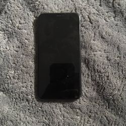 (broken) iPhone 11 For Parts