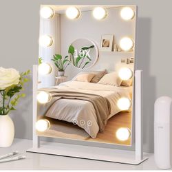 12  LD VANITY  MIRROR  NEW