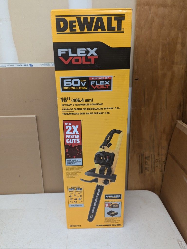 DeWalt DCCS670T1 Chainsaw Combo