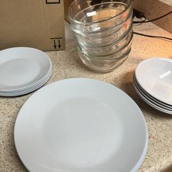 Grey And Clear Plate Set