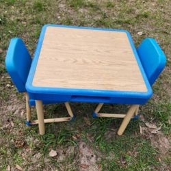 1985 Fisher Price Kids Table 