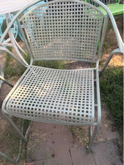 Patio set 4 chaos and table
