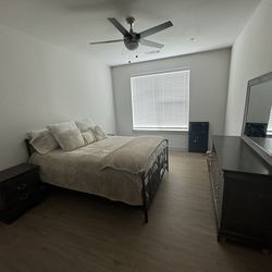 Queen bed set, mirror, nightstands, 2 dressers