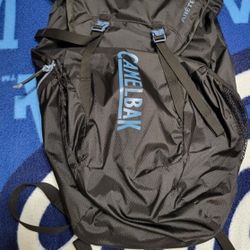 Brand New Camelbak Arete 18 Hiking Hydration Pack (2017 MODEL/50oz/1.5L)