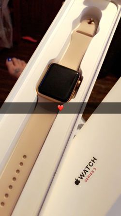 Apple watch series 3 gps on it