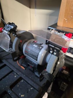 Bench grinder