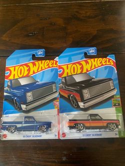 🔥83 Chevy Silverados  Dodger Blue and  GMC 🌈Hot Wheels 🔥 rare finds