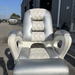 Boat seat in good condition
