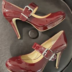 Gianni Bini patent leather heels size 8M