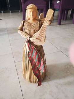 Straw wood Christmas angel With guitar
