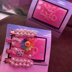 Junk hair clips 