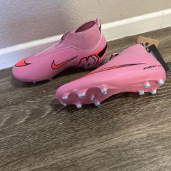 Girls Nike Soccer Cleats 5.5Y
