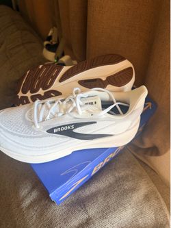 Brand new brooks running shoe