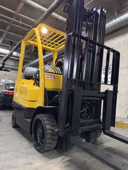 HYSTER forklift latest model 6000 lb, 3 stage, side shift