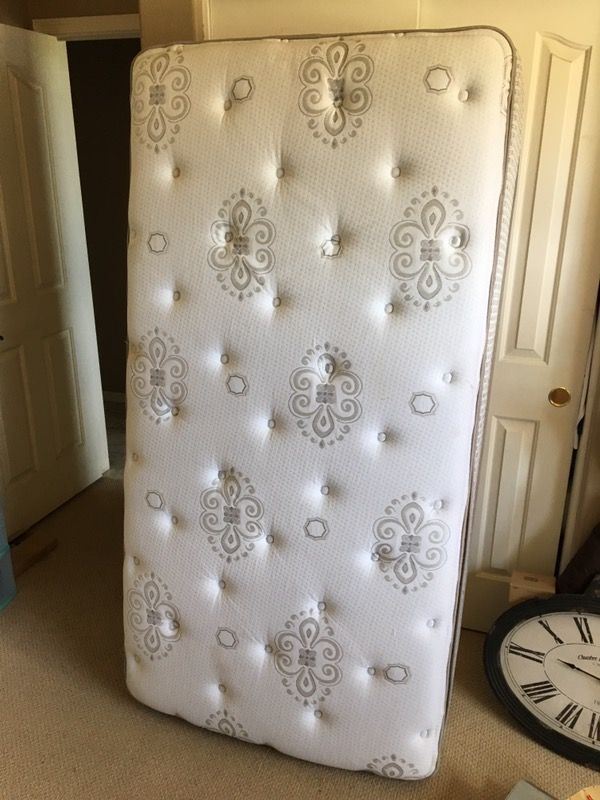 Litchfield pillow top by Hampton Rhodes