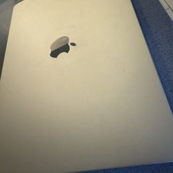 MacBook Air 15 Inch- 256 GB