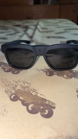 Oho sunshine recording meta glasses. Built in ai+ language translation.
