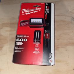 Milwaukee USB Hard Hat Head 600 Lumens Lamp