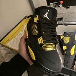 Jordan 4 Yellow Thunder