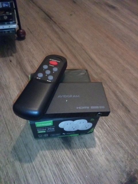 HDMI Switcher. ACID https://offerup.com/redirect/?o=R1JBTS5ORVc=.