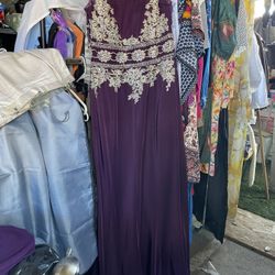 FANCY  BURGANDY DRESS LIKE NEW SIZE 14