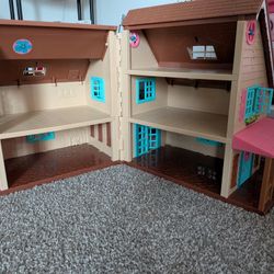 Doll House With Working Lights