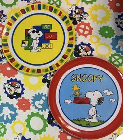 Vintage Gibson Peanuts Snoopy Plates 