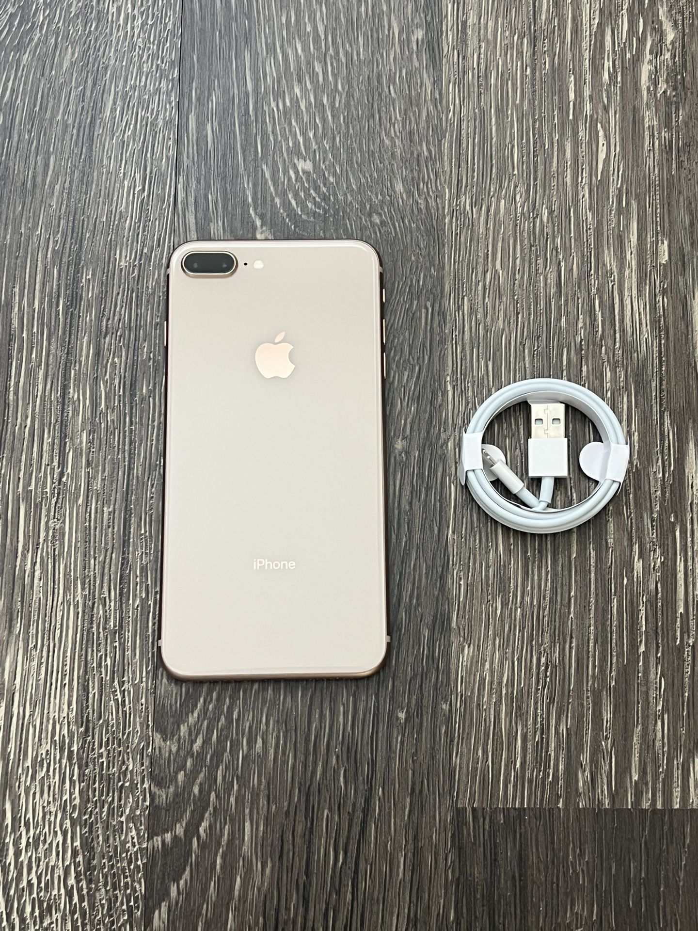 iPhone 8 Plus Gold 256gb UNLOCKED FOR ALL CARRIERS!