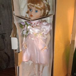 Vintage Ballerina Doll AMBER Heritage Signature Collection Item #12157  15"  T  x  5 1/2 " W