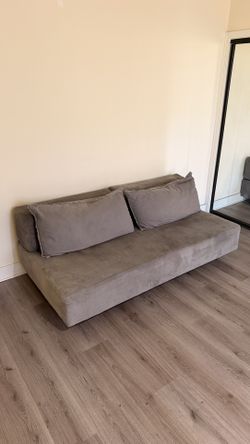 Modular Couch With Movable Cushions