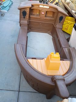 Toddlerl ittle Tyke bed uses baby mattress