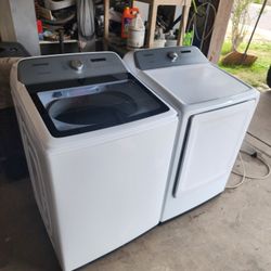 SAMSUNG WASHER AND ELECTRIC DRYER Large Capacity 