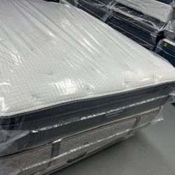 QUEEN SIZE SIMMONS BEAUTYREST PRESSURESMART PILLOW TOP MATTRESS & BOX SPRING BED SET