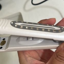 White Crystal Styling Flat Iron