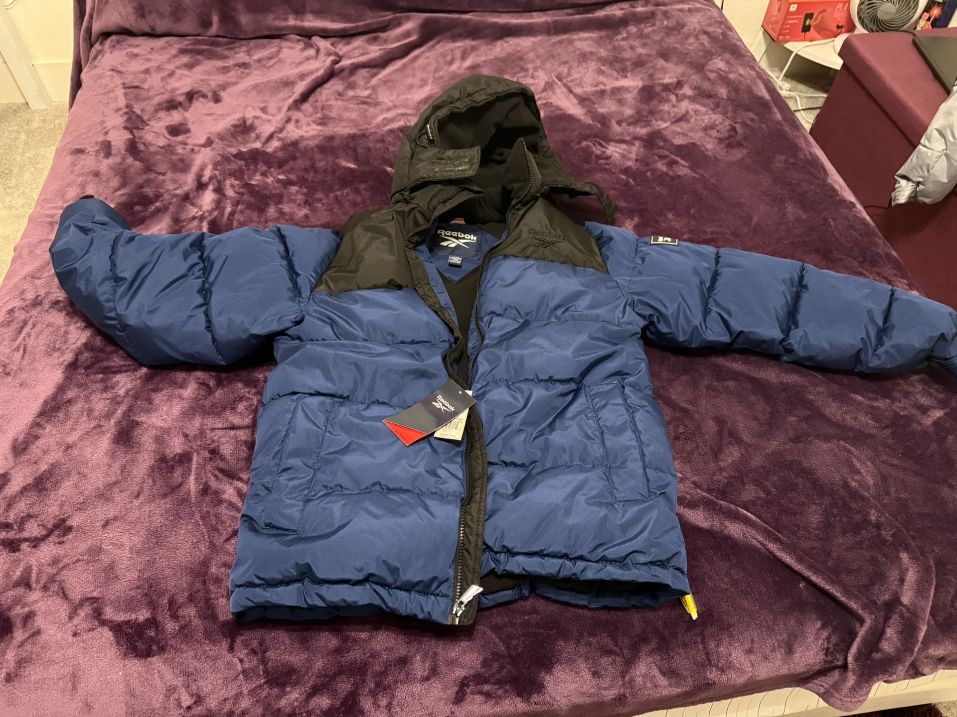 Brand New Men’s Reebok Blue Black Puffer Coat Size S