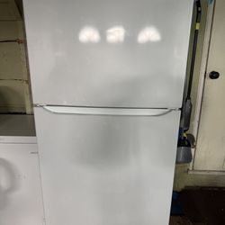 LIKE NEW LG Refrigerator