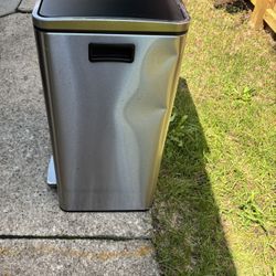 Garbage Can 