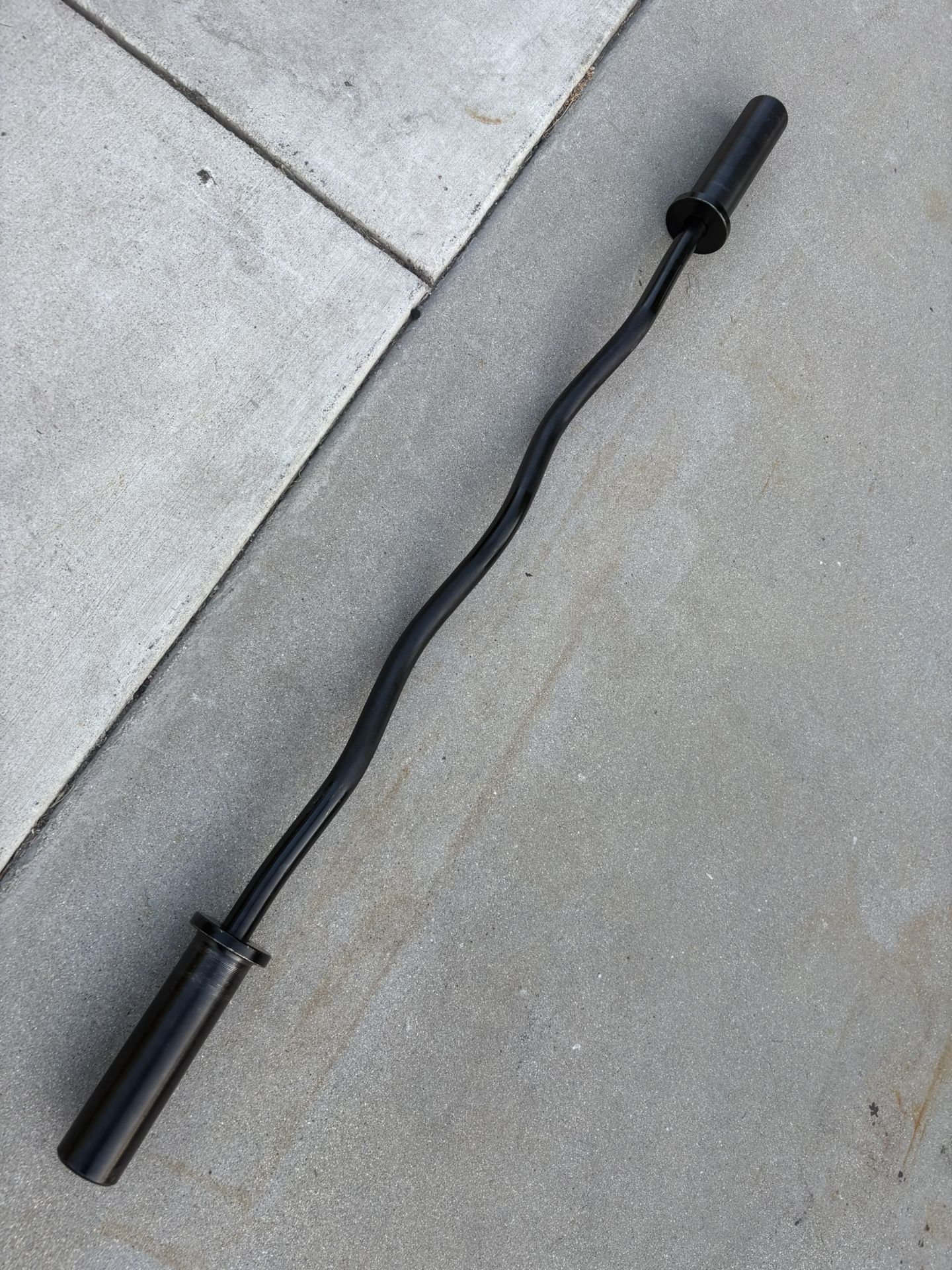 4 Feet Olympic Easy Curl Bar In Good Condition
