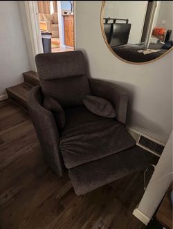 2 recliners