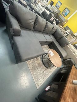New sectional w chase