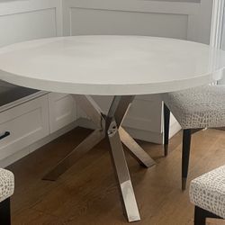 Round 55’ Kitchen Table 
