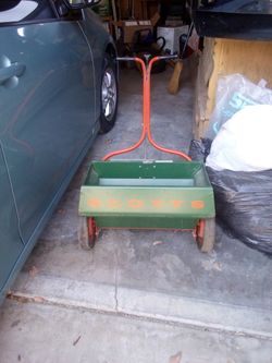 Scotts Fertilizer Spreader