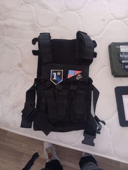 Tactical vest with armor plating