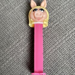 2012 PEZ Disney The Muppets MISS PIGGY Pink Dispenser (4.5”)