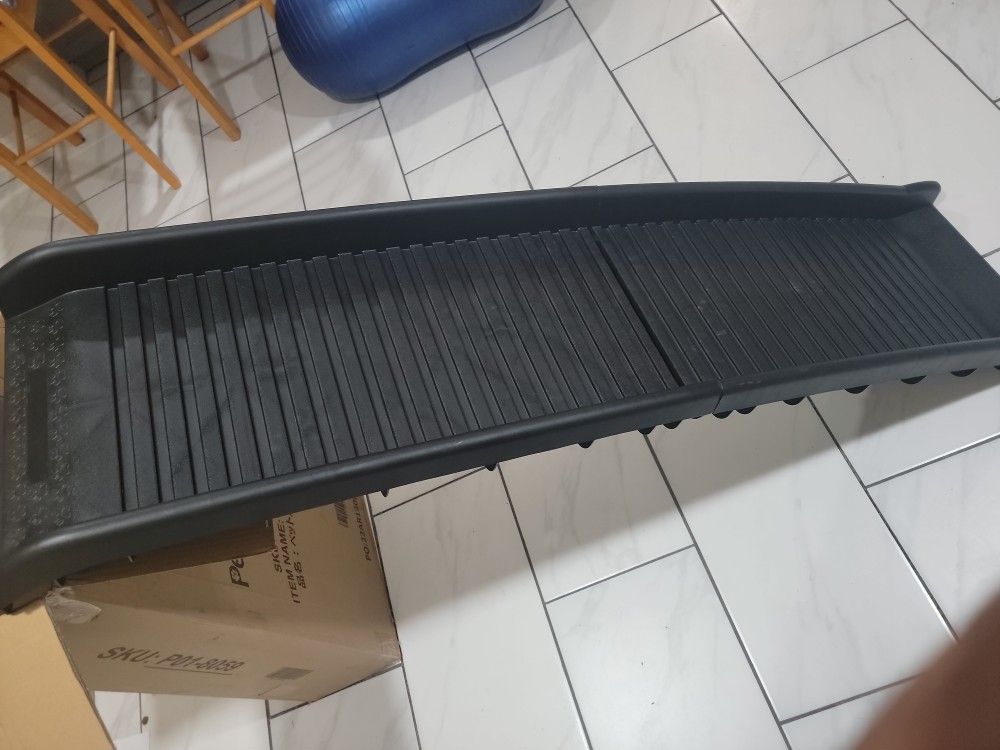 PET RAMP