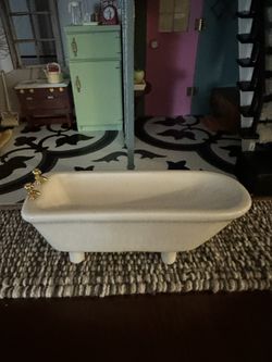 Dollhouse Bathtub