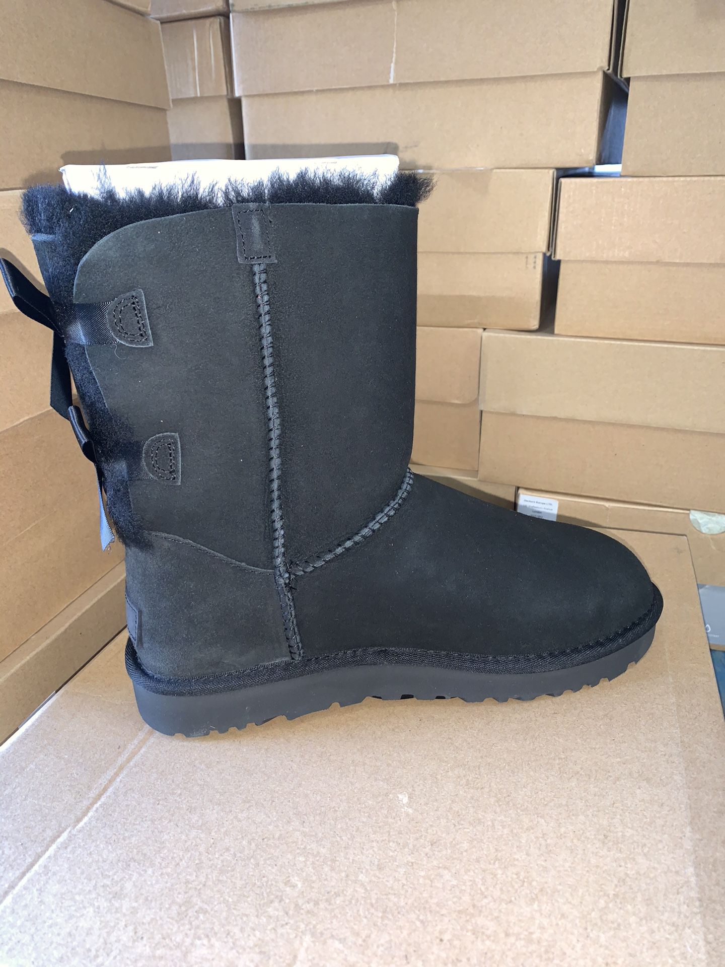 Size7,9,10 Bailey bow UGG BOOTS