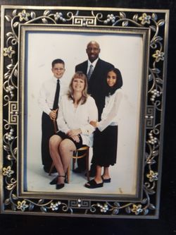 Beautiful Metal Picture Frame 9"x7"