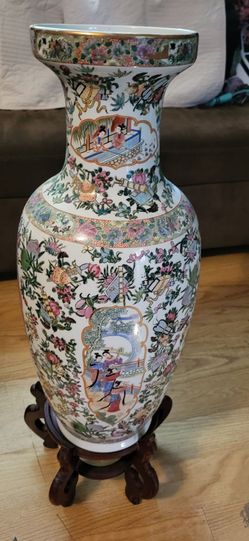 Rose Medallion 28" Chinese Vase